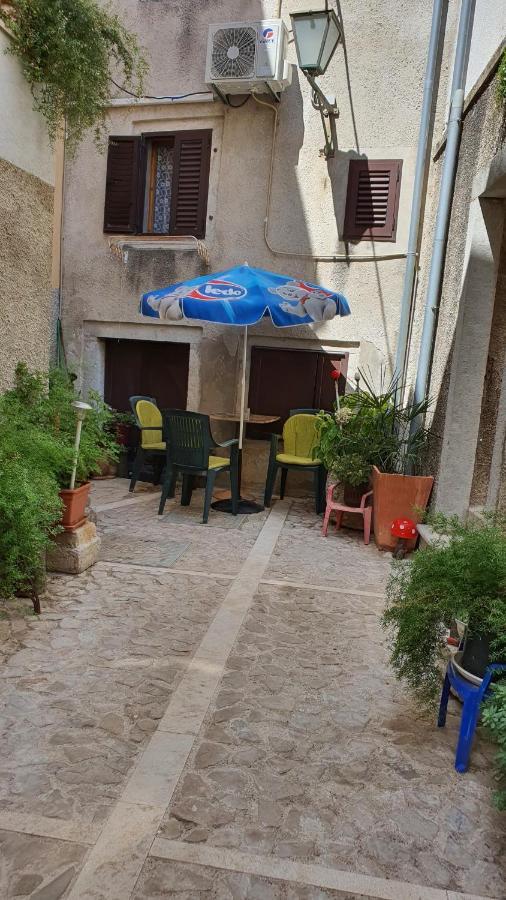 Franceska Apartmani Cres Εξωτερικό φωτογραφία